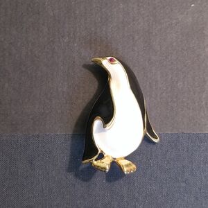 Vintage Enamel Penguin Brooch Pin Gold Tone Red Rhinestone Eye Cute Winter 2"